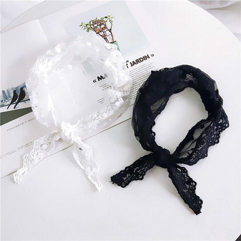 Women Embroidered Floral Lace Triangle Neck Scarf