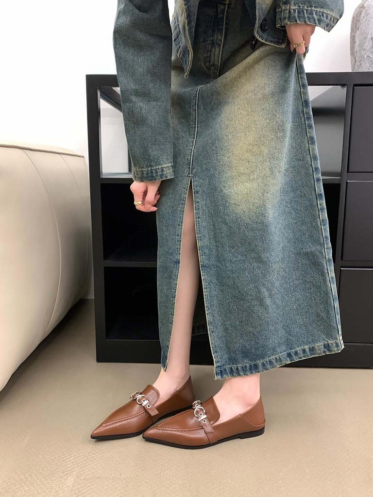 Fashion Fashion Women Loafers Pointed Toe Black White Brown Metal Rivet Chain Flat Low Heeled Slip On Daily Dress Shoes Woman Size 35-39