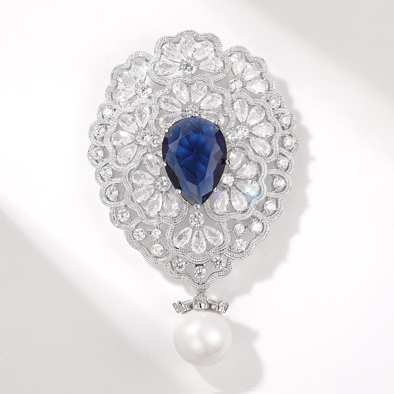 European & American Zirconia Water Drop Brooch: High-Grade Crystal Hollow Flower Pin