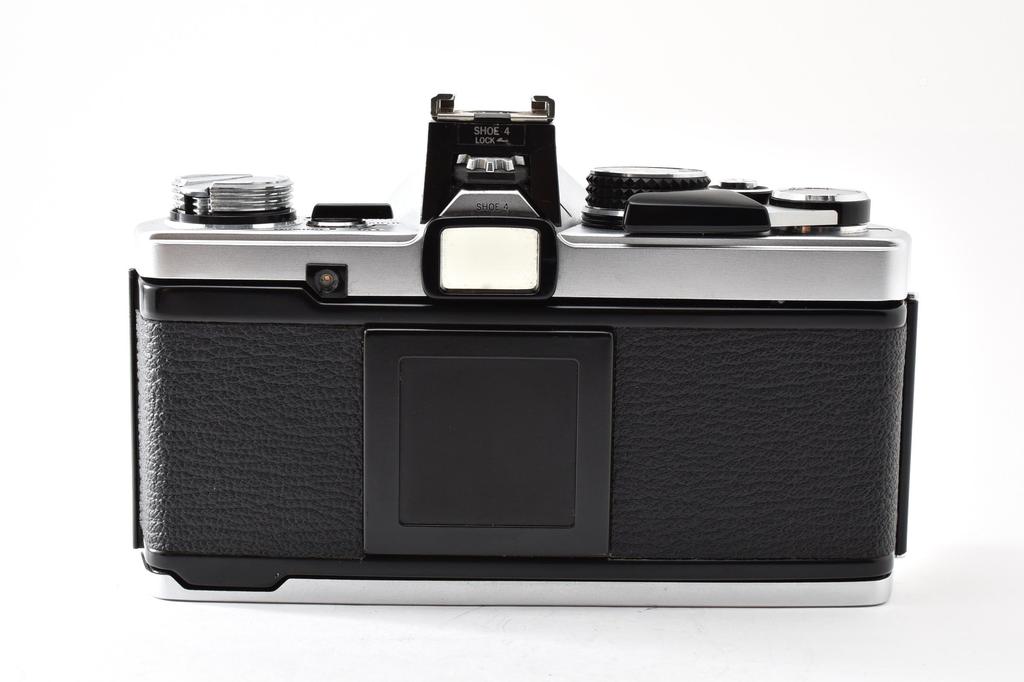 [USED] Olympus OM-2n Silver SLR Film Camera w. Zuiko 28mm 50mm 75-150mm + Winder + Flash, Near Mint, From JAPAN