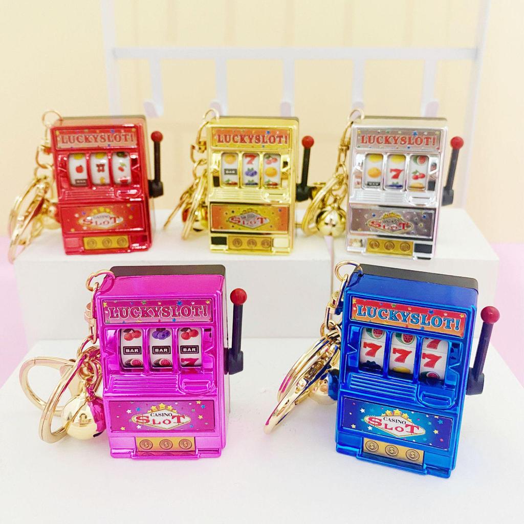 Mini Slot Machine Toy Keychain: Spinning Prize & Fruit Machine Accessories, Charms for Bags & Gifts