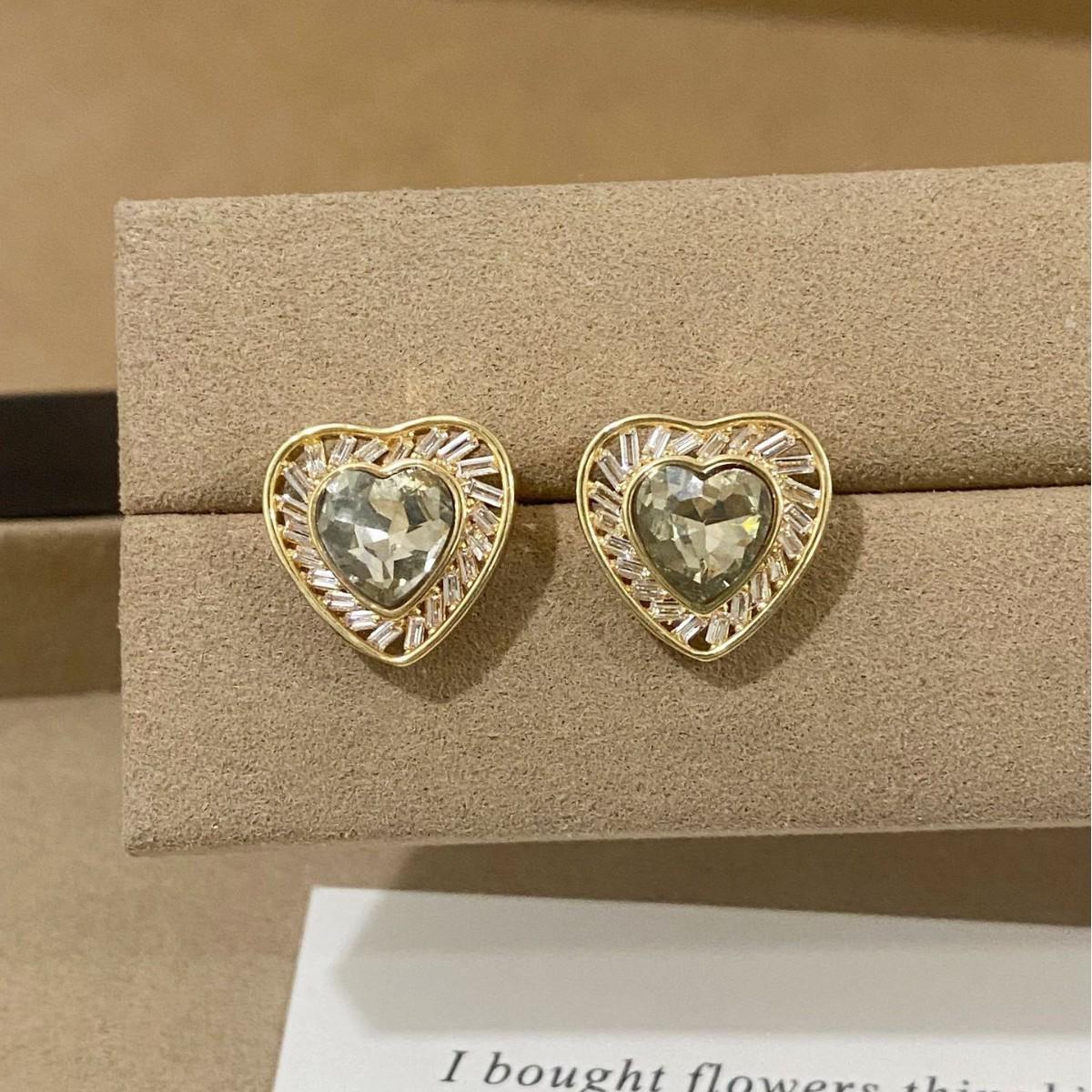 Elegant French Olive Green Zirconia Heart Stud Earrings - Light Luxury, Unique, Versatile Jewelry Design