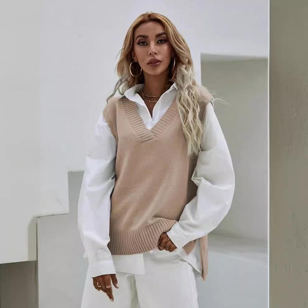 Dámská úzká bezrukávová vesta se svetrovým úpletem s výstřihem do V - Jarní kolekce