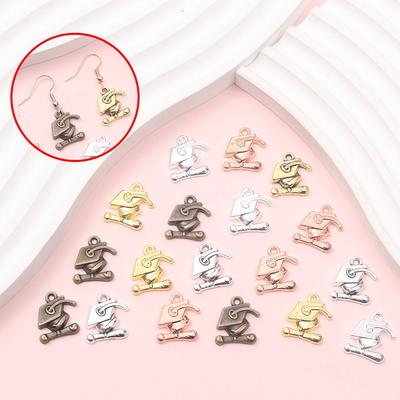6/12/18 pièces Pendentif de remise de diplôme en alliage Pendentif chapeau de remise de diplôme Cadeau de remise de diplôme DIY Été Plage Chaîne de pied Bracelet Boucles d'oreilles
