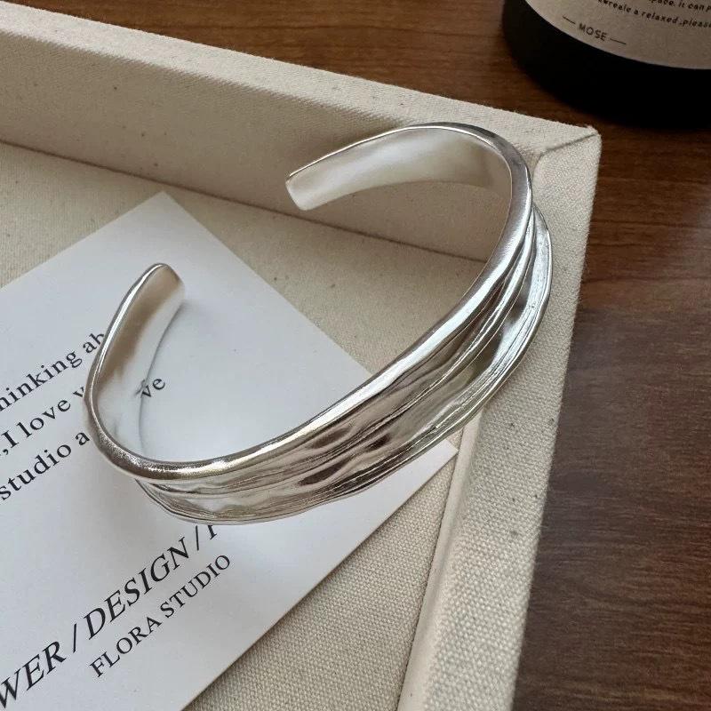 Dongdaemun Heavy Texture Bracelet: Stylish, Sophisticated, & Fashion-Forward Women’s Bangle with a Touch of Personality