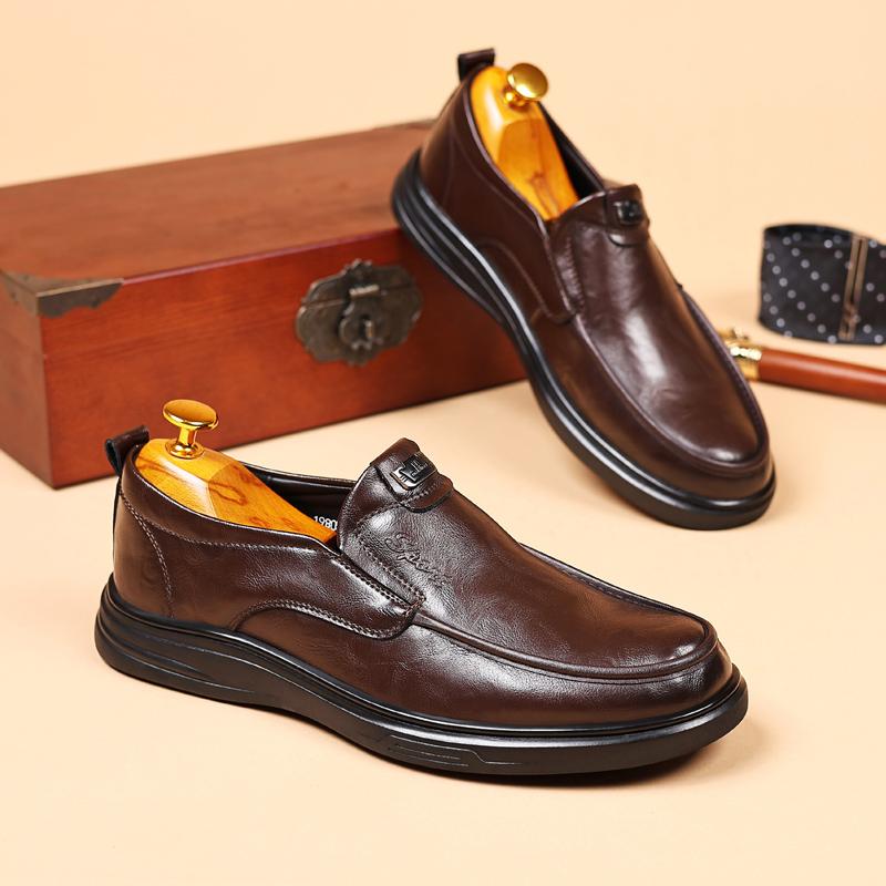 

Модные золотистые мокасины-слипоны для мужчин, модные туфли для джентльмена с мягкой подошвой, мужская повседневная деловая обувь из микрофибры 44 коричневый