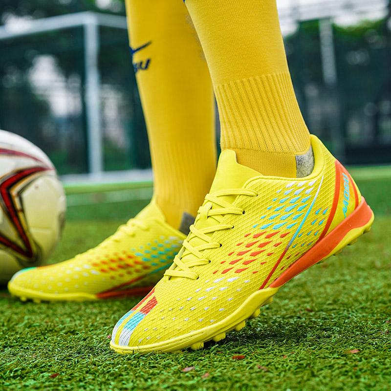 Soccer Shoes Women’s Sneakers Boys' Football Boots School Student Shoes Girls' Football Boots Couple Men Lightweight Sneakers Plus Size 36-45