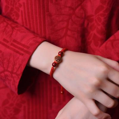 Braceletes – Pulseiras entrelaçadas