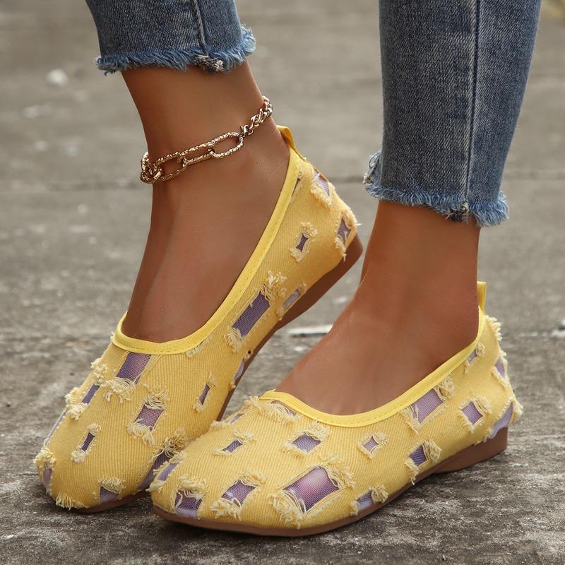 Large size hollow soft-soled cloth shoes spring and summer new casual flat-soled single shoes one pedal breathable shallow-mouth Doudou shoes