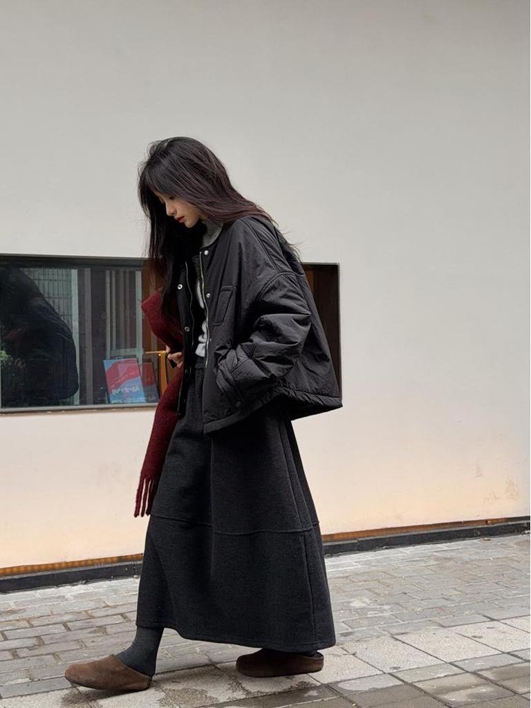 Luxury Wool Blend High-Waisted Black Bubble Midi Skirt - Autumn/Winter 2025 Collection