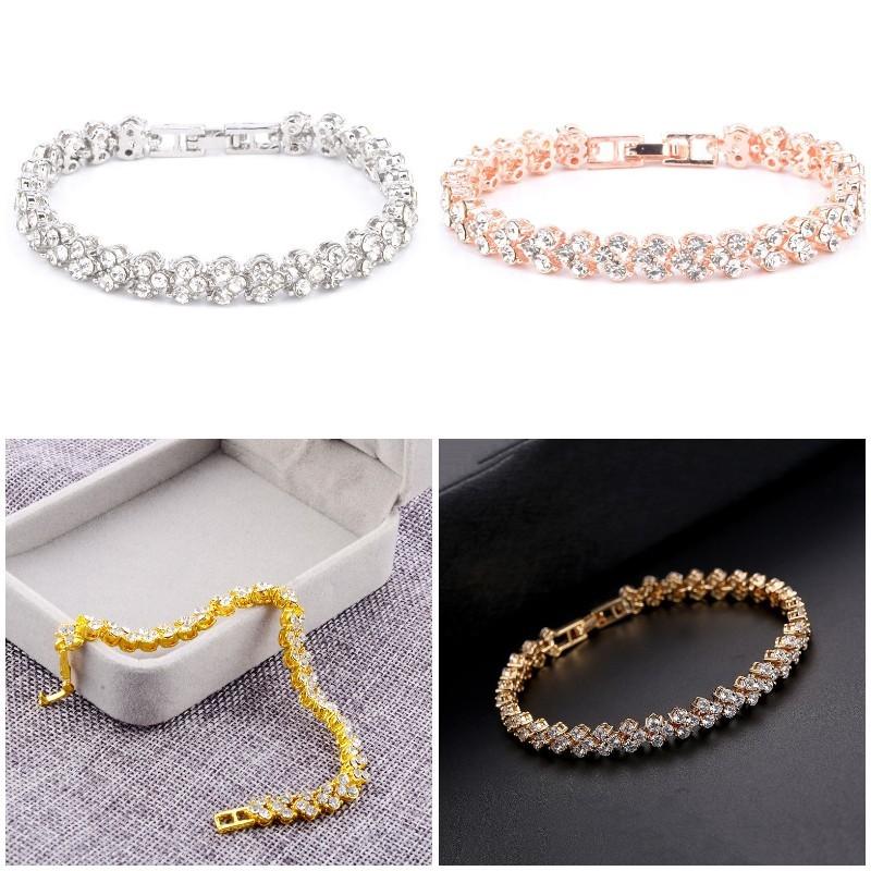Fashionable Ol Style Women's Heart Shaped Bracelet With Stunning Zircon Stones