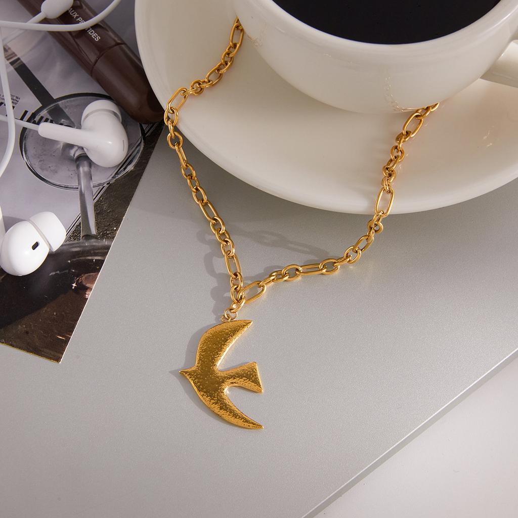 Yori Stainless Steel Hammered Dove and Bird Pendant Necklace 18K PVD Plated Waterproof Jewelry Gift Accessories