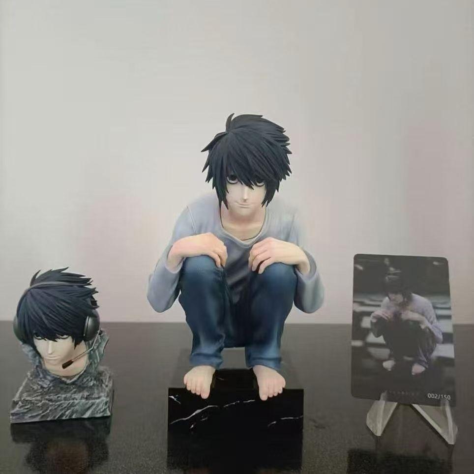 

Death Note L Lawliet Figure, Crouching Pose, 2 Interchangeable Heads & Hands, Collectible PVC Statue, Desktop Decor Gift No box