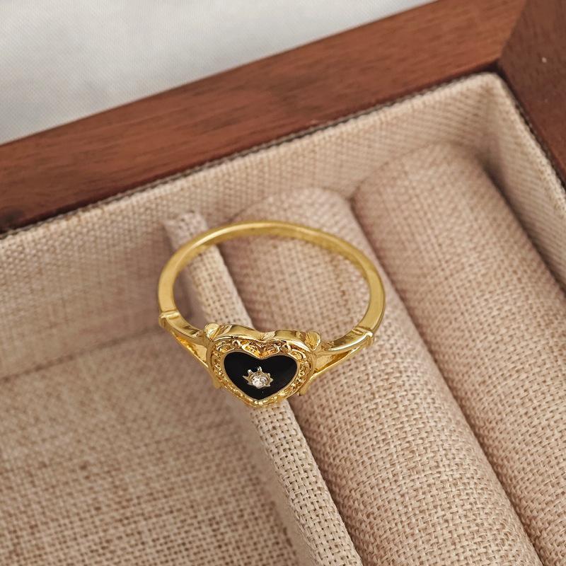 Gold Gothic Black Enamel Heart Ring - Drip Oil Light Luxury Couple Style