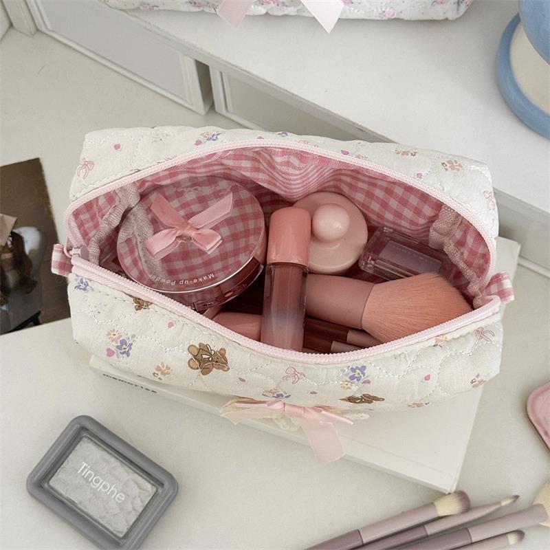 Sevimli Ayı Tatlı Kalp Kurdele Gül Dantel Kozmetik Çantası Büyük Kapasiteli Taşınabilir Seyahat Saklama Çantası Kadın El Çantası Kız Çocuk Tuvalet Çantaları