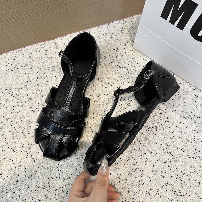 Retro woven bag head sandals women's summer 2025 new hollow round head pig cage shoes flat shoes