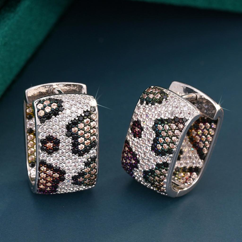 Pendientes Huggie con Estampado de Leopardo y Circonita Cúbica de Moda, Pendientes de Aro Multicolor Totalmente Incrustados con CZ para Mujer