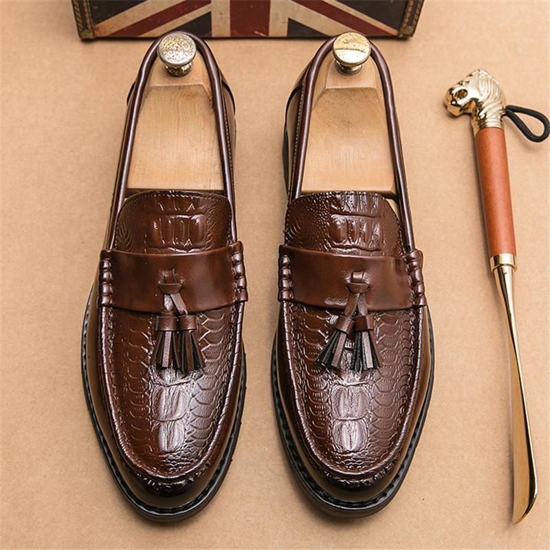 Fashion Luxury Designer New Men Tassels Thick Bottom Black Brown Shoes Moccasins Wedding Prom Homecoming Party Footwear Zapatos Hombre