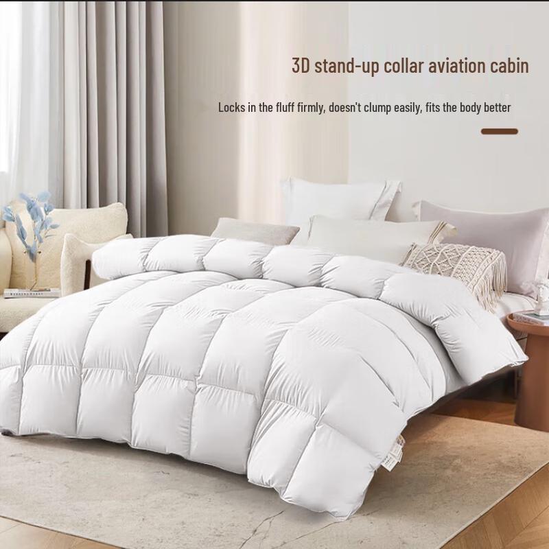 Lanman 90% White Goose Down Winter Quilt