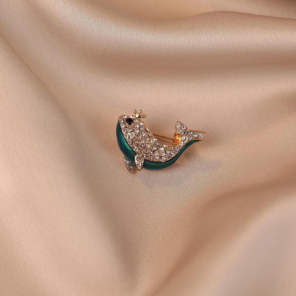 2026 High-End Butterfly Brooch: Elegant Summer Accessory for Shirts and Suits