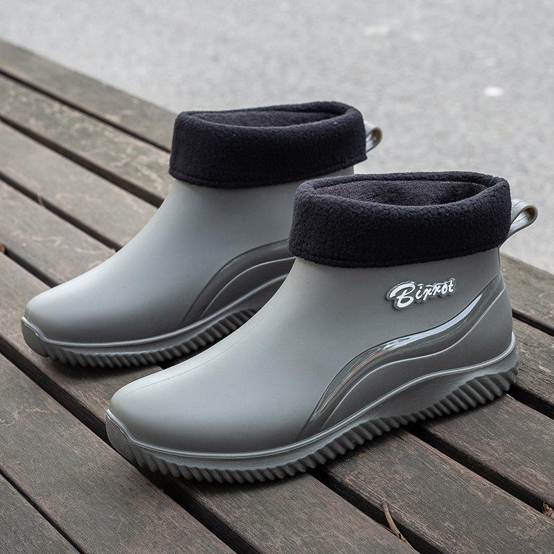 2025 short tube fashion rain shoes men, non-slip shoes low-top outdoor car wash waterproof shoes lightweight