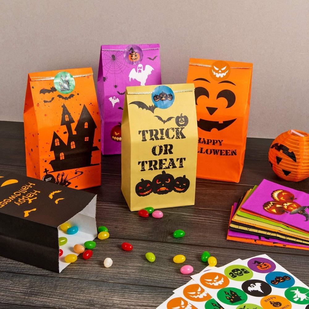 50pcs Halloween Party Tote Bag Packs Treats Bags Party Favors Kids Halloween Candy Bags Trick or Treating  Mini Paper Gift Bags Halloween Goodie Bags