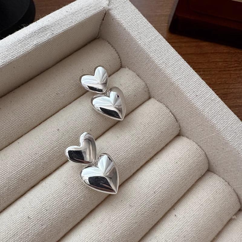 Simple Love Earrings Female Hundreds of Stacked Wear Fashion Personalized Earrings Niche Earrings Tide Minimalist Ladies Accessories Elegant Jewelry