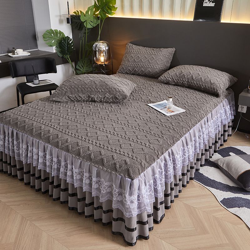 Winter Thickened Plush Bed Skirt with Lace Ruffle, Warm Coral Fleece Mattress Cover, Non-Slip Bedspread