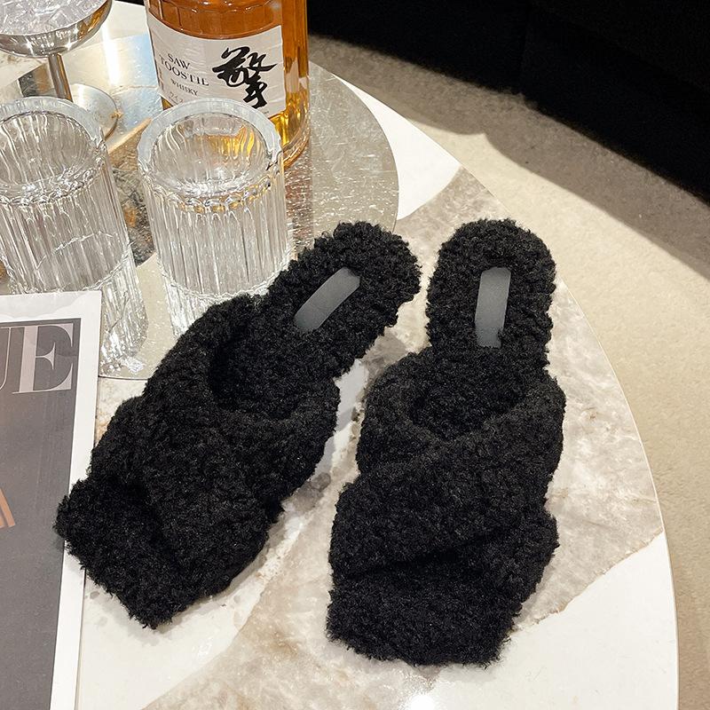 2025 new autumn and winter fashion cross flat slippers home cotton mop imitation lamb wool slippers