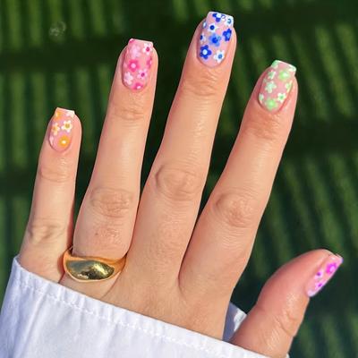 24pcs Press On Nails Short Square False Nails Colorful Flower Fake Nails Full Cover Detachable Nail Tips