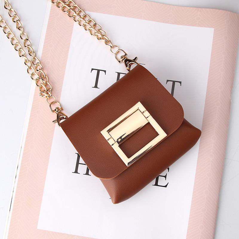 

Style Mini Minimalist Shoulder Bag Outdoor Fashion Metal Chain Crossbody Bag Tan