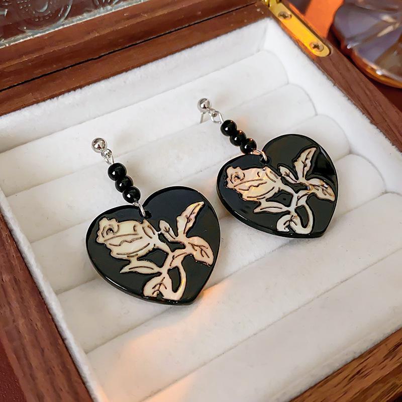 "Silver Needle Bamboo Fan Earrings: Butterfly Drop, Retro Fashion for Women"