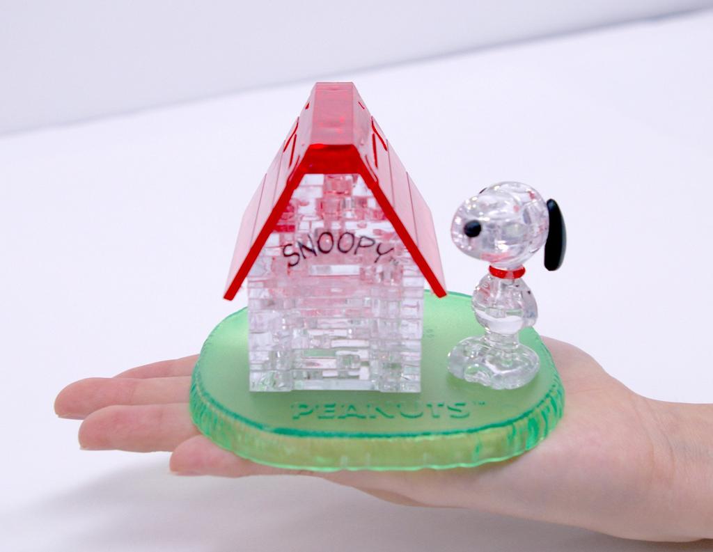 Crystal Puzzle Snoopy House