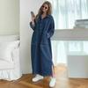 Dunkelblaues Denim-Hemdblusenkleid für Damen mit Umlegekragen und Seitenschlitz