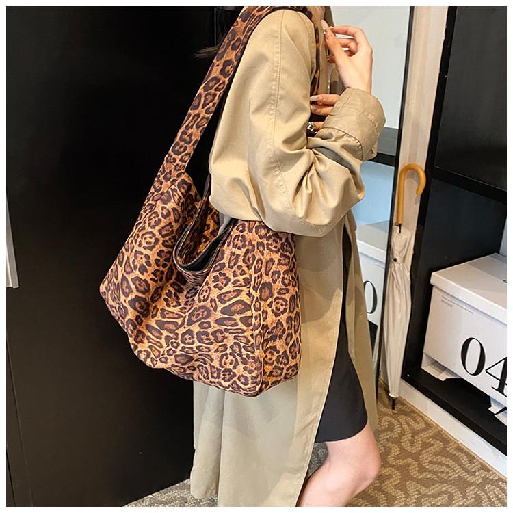 Ielgy Autumn Winter Leopard Print Large-Capacity Bag Casual Commuter Shoulder Loose Tote Bag