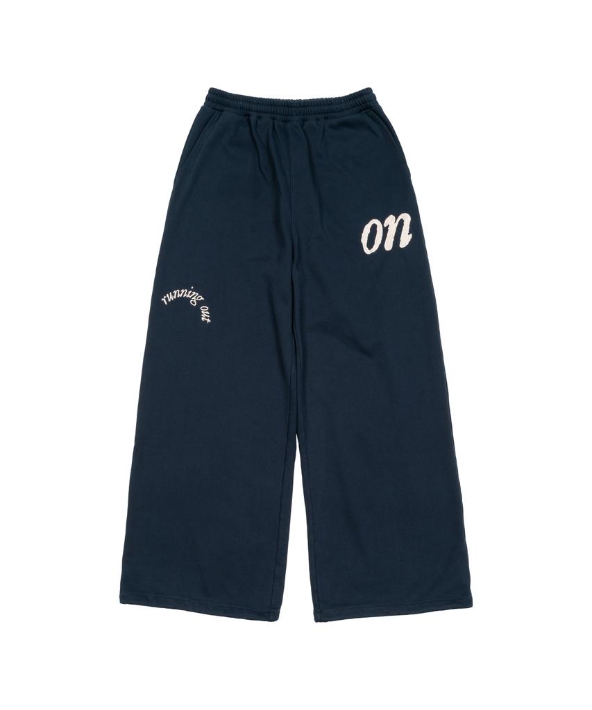 THE COLDEST MOMENT Tcm On Sweat Pants (Navy)