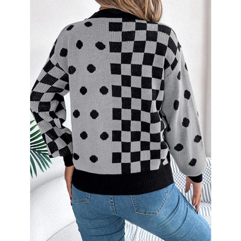 Dámský podzimní a zimní ležérní svetr s barevným kontrastem, puntíkovaným a kostkovaným vzorem a lucernovými rukávy