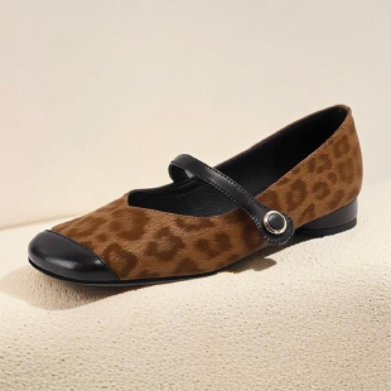 

French Mary Jane shoes spring 2025 new leopard print light mouth word belt women s shoes square head suede temperament single shoes 40 темно-коричневого