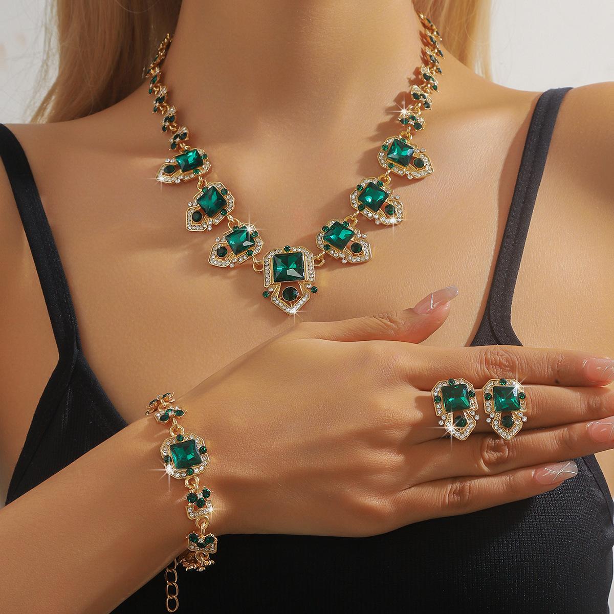 

Модні Ювелірні Вироби Для Жіночого Комплекту зелений