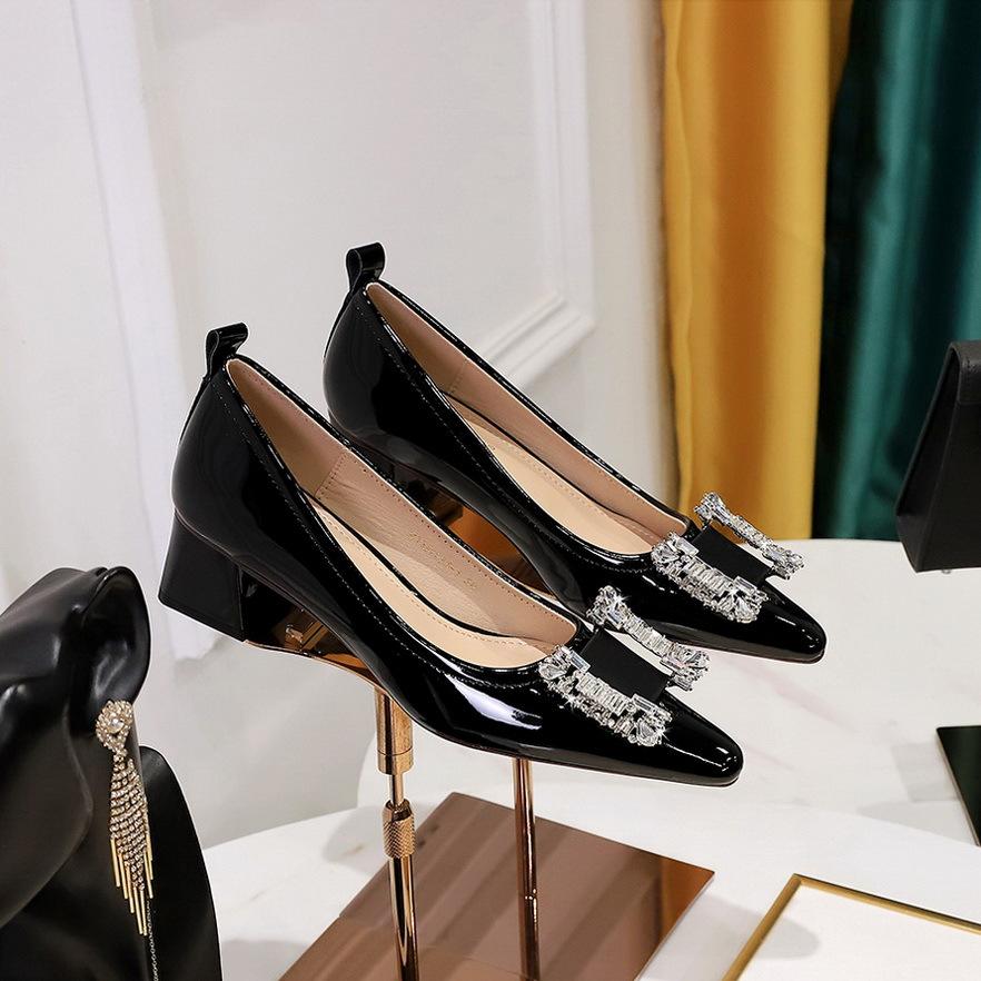 

1235-1K72 single shoes (this style is sold out and will not be replenished) 35 чёрный