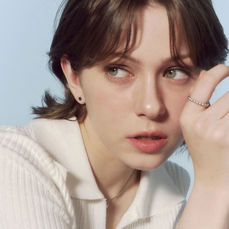 JUDY AND PAUL [925 Silver] Flea Color Flower Mini Earrings