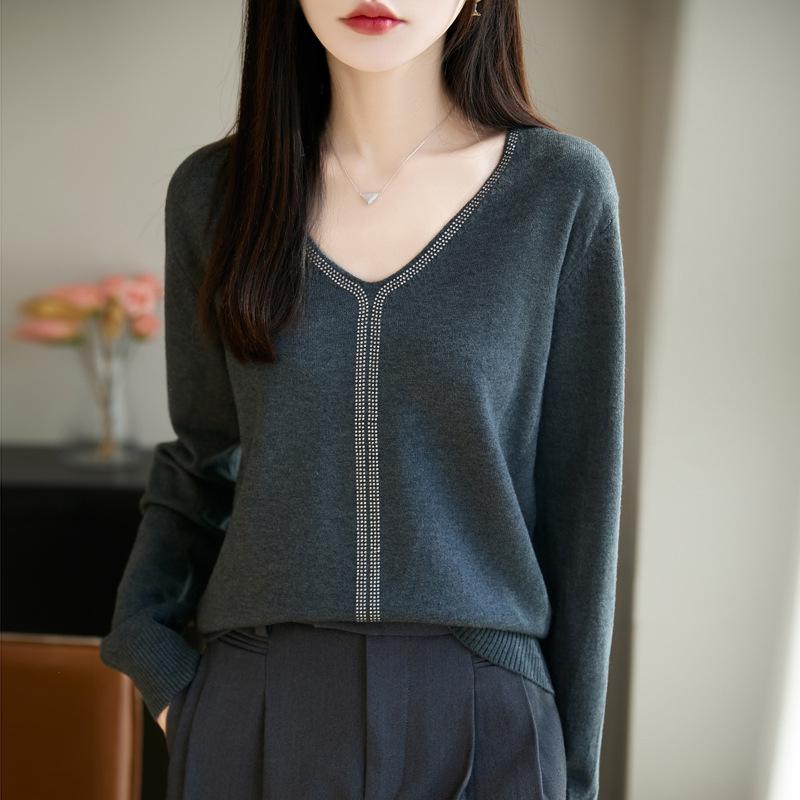 2026 Autumn Women's V-neck Wool Blend Knitwear Sweater with Rhinestone, Long Sleeve Base Layer Top