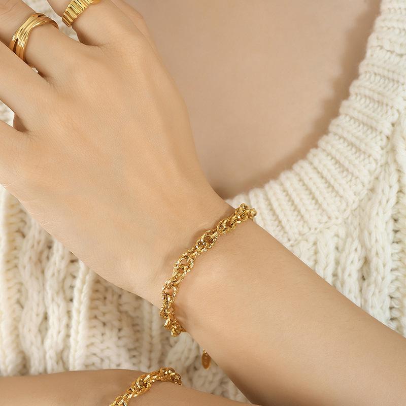 Ineinandergreifender übertriebener dicker Kettenschmuck aus Titanstahl, vergoldet, geometrisch, hohl, Halskette, Armband, Schmuckset