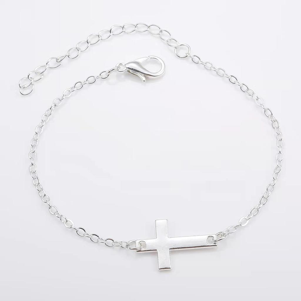 Utsökt armband med kors i europeisk och amerikansk stil: Trendig och Elegant Design