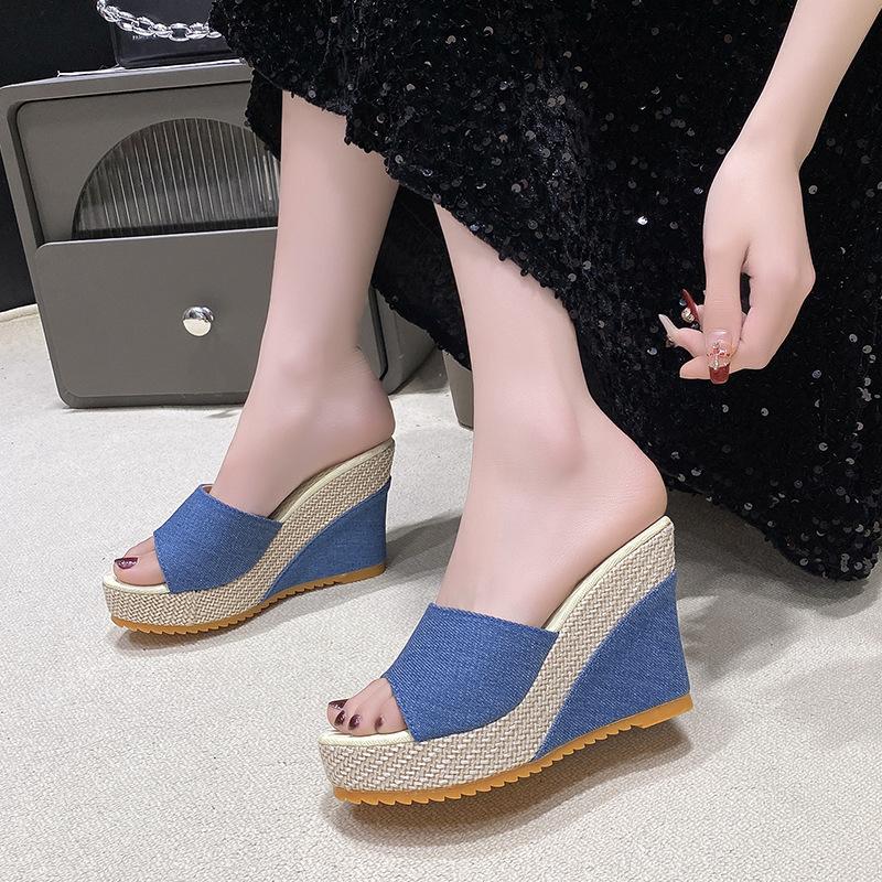 2025 New Fashion European and American Wedge Heel Slippers Muffin Thick-bottomed High-heeled Sandals One-character Large-size Open-toed Women's Slippe