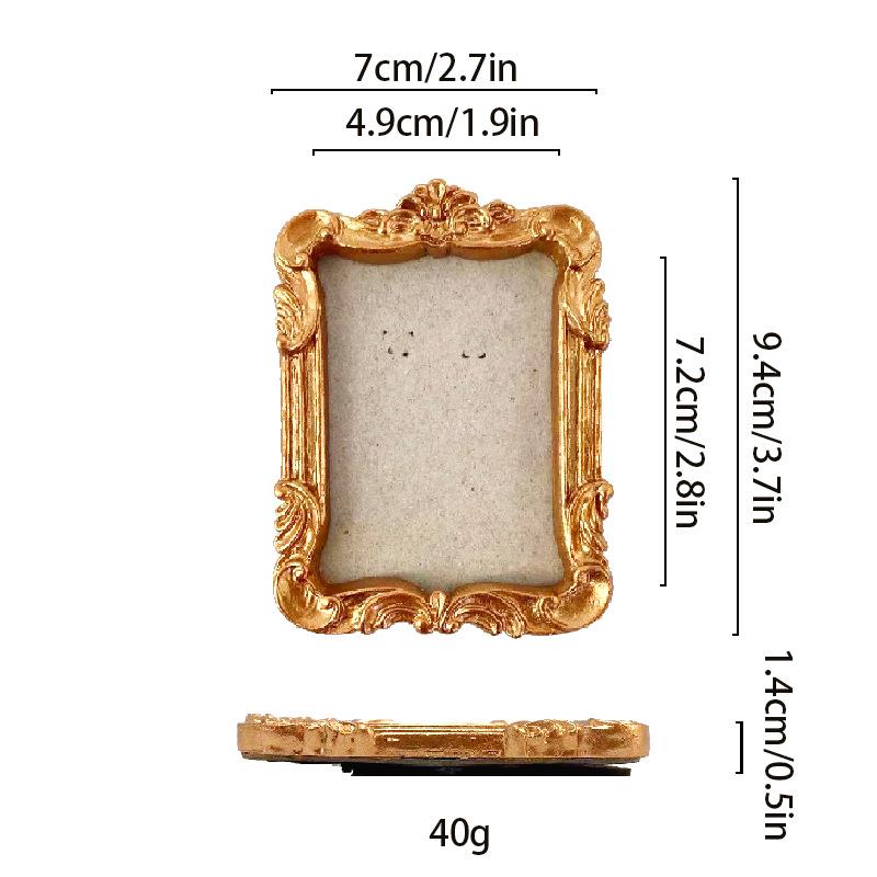 Victoria-Style Retro Resin Photo Frame Ornament - Light Luxury Badge Display Stand for Photo Props