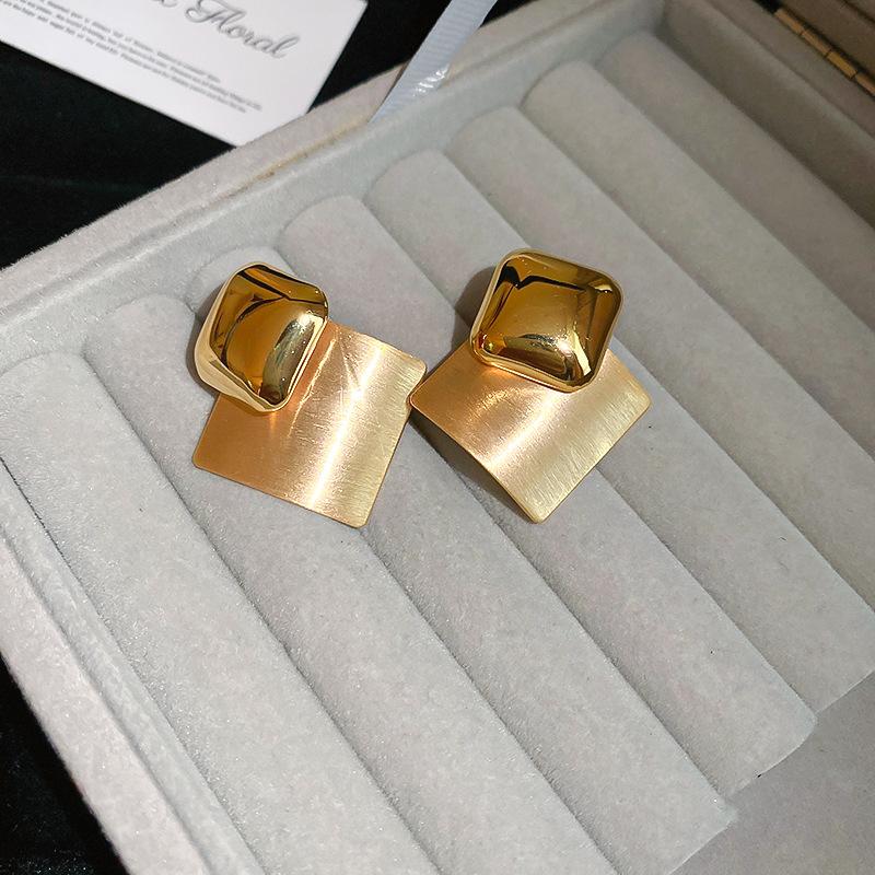 Real gold electroplated brushed metal wind rhombus circle geometric earrings personalized design stud earrings simple earrings