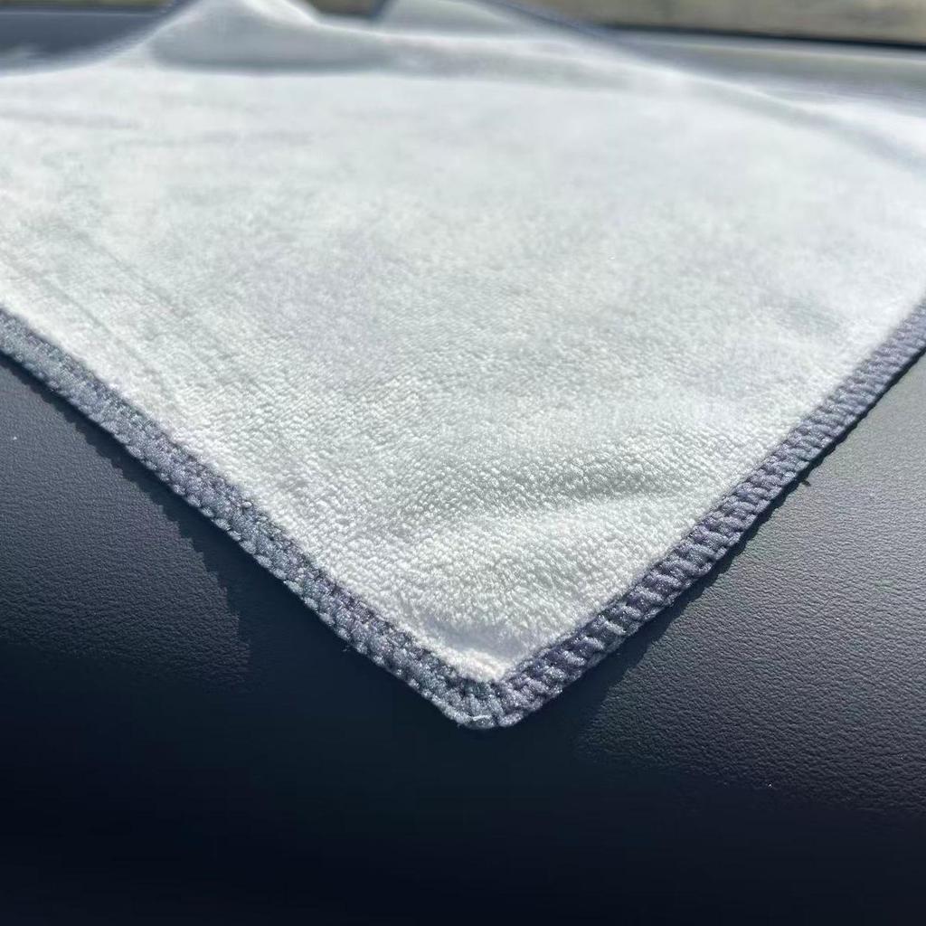 White Absorbent Flannel Microfiber Towel, 30x30cm, Ideal for Beauty Salons