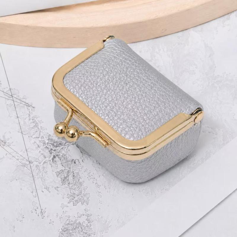 Women'S Mini Jewelry Box Exquisite Kiss Lock Coin Bag Portable Travel Ring Box,Suitable For Storing Earrings,Rings,And Necklaces
