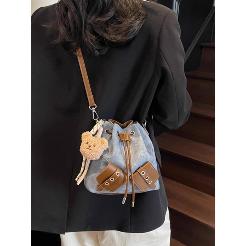 New big bucket bag women's autumn and winter commuting shoulder light and simple niche versatile atmospheric shoulder bag
